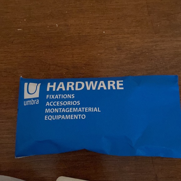 Umbra buddy hooks - Picture 4 of 4